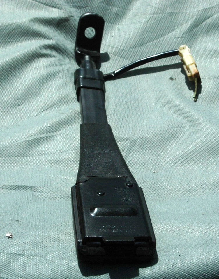 Cinturón de seguridad Fairlady 1974-1978 Datsun 260Z cierre femenino OEM negro derecho (derecho) Foto 3 de 4