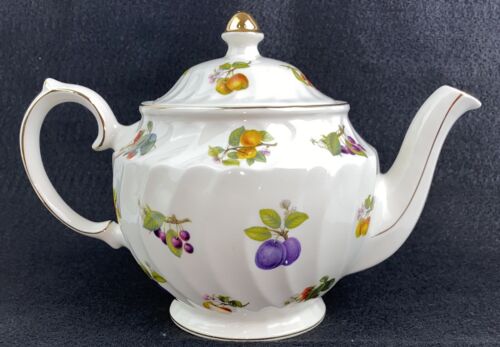 Windsor England TEAPOT Gold Trimmed Fruit Strawberry Cherry Apple Plum - Picture 2 of 7