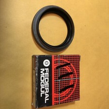 NOS NATIONAL OIL SEAL  8121S NEW IN THE BOX  FREE SHIPPING  