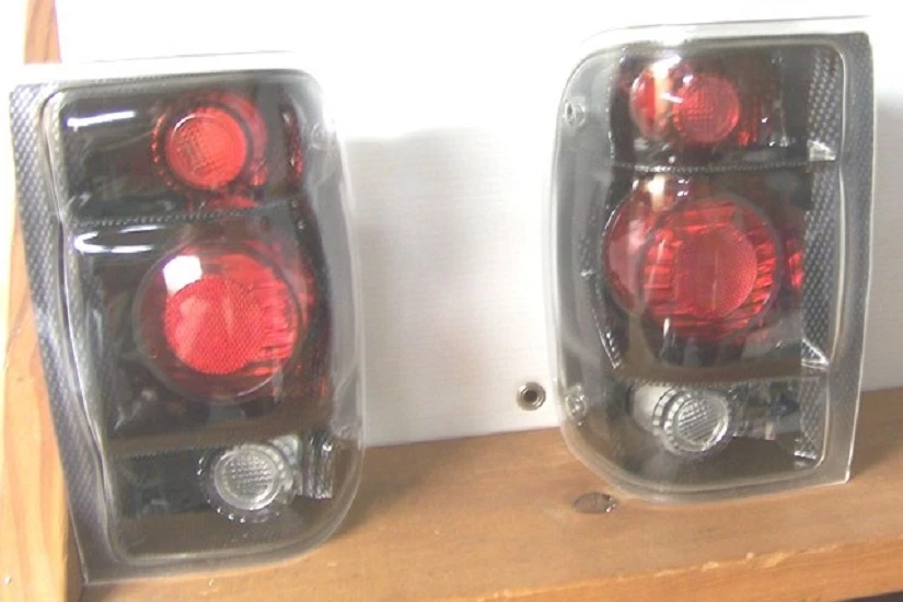 NUEVO JUEGO LUCES TRASERAS ESTILO FIBRA DE CARBONO FORD RANGER TRUCK 1998-2000 LÁMPARAS DE FRENO Foto 2 de 4