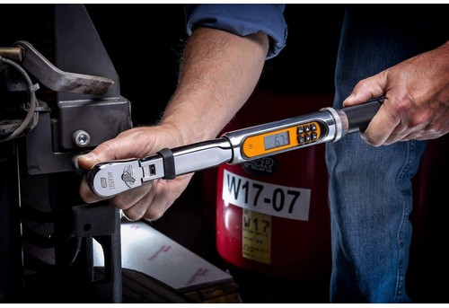 3 8 Drive Electronic Torque Wrench with Angle Measurement and LCD Display - Picture 8 of 15