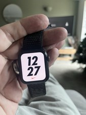 Apple Watch Nike + With Sports Loop - 40mm Aluminium Case