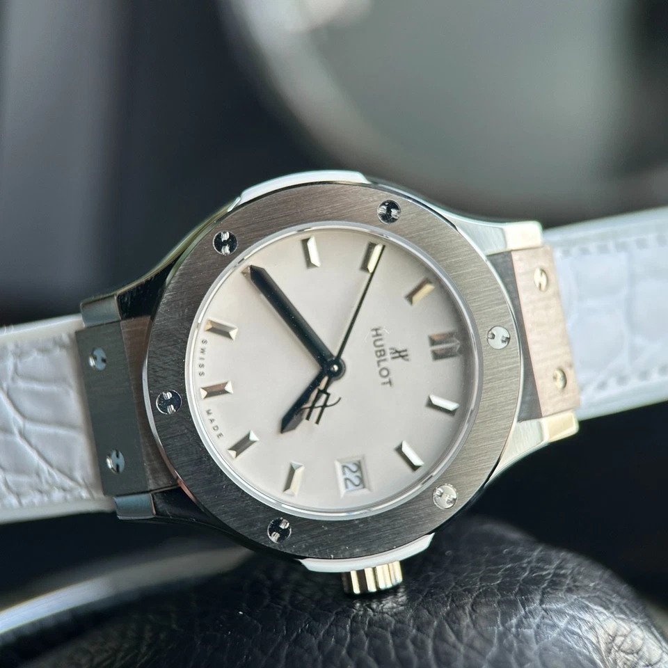 Reloj de cuarzo Hublot Classic Fusion Series para mujer 33 mm Foto 4 de 4