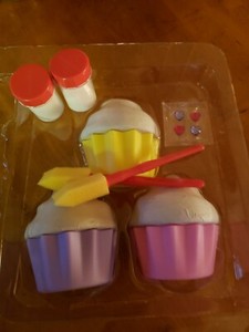 melissa and doug decoupage cupcakes