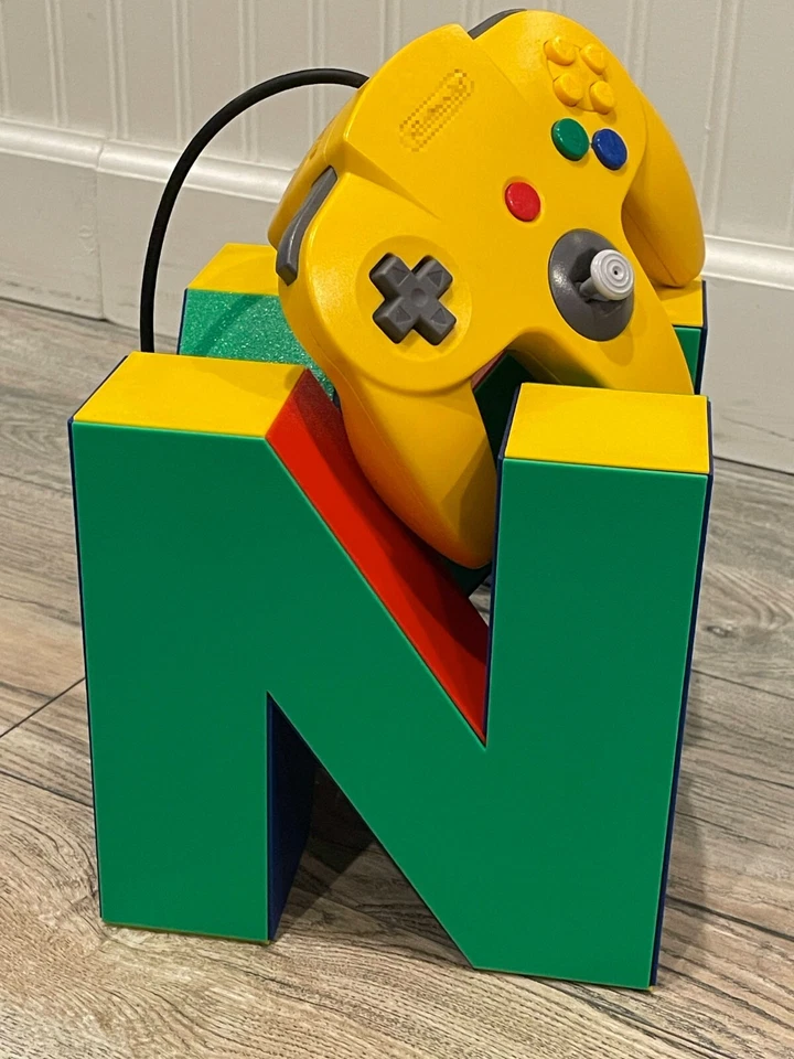 ENORME N64 Cubo 6.4” - Impreso en 3D Retro Regalo para Jugadores, Figura de Juego Artesanal Foto 4 de 4