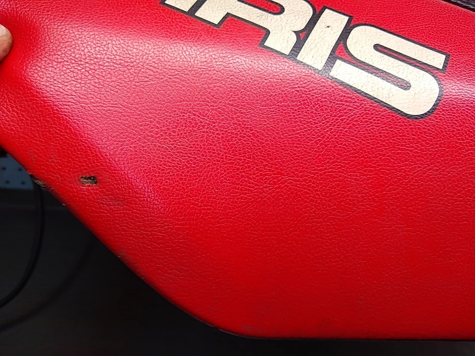 Polaris Fusion 2006 / FST IQ 600 2006 Seat 23121209 - Image 2 of 4