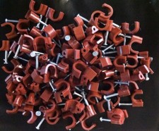 100 x BROWN 7mm ROUND WIRE CABLE CLIPS COAXIAL AERIAL COAX SATELLITE TV