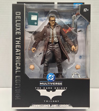 COMMISSIONER JAMES GORDON McFarlane Deluxe Theatrical Edition DC Multiverse NEW