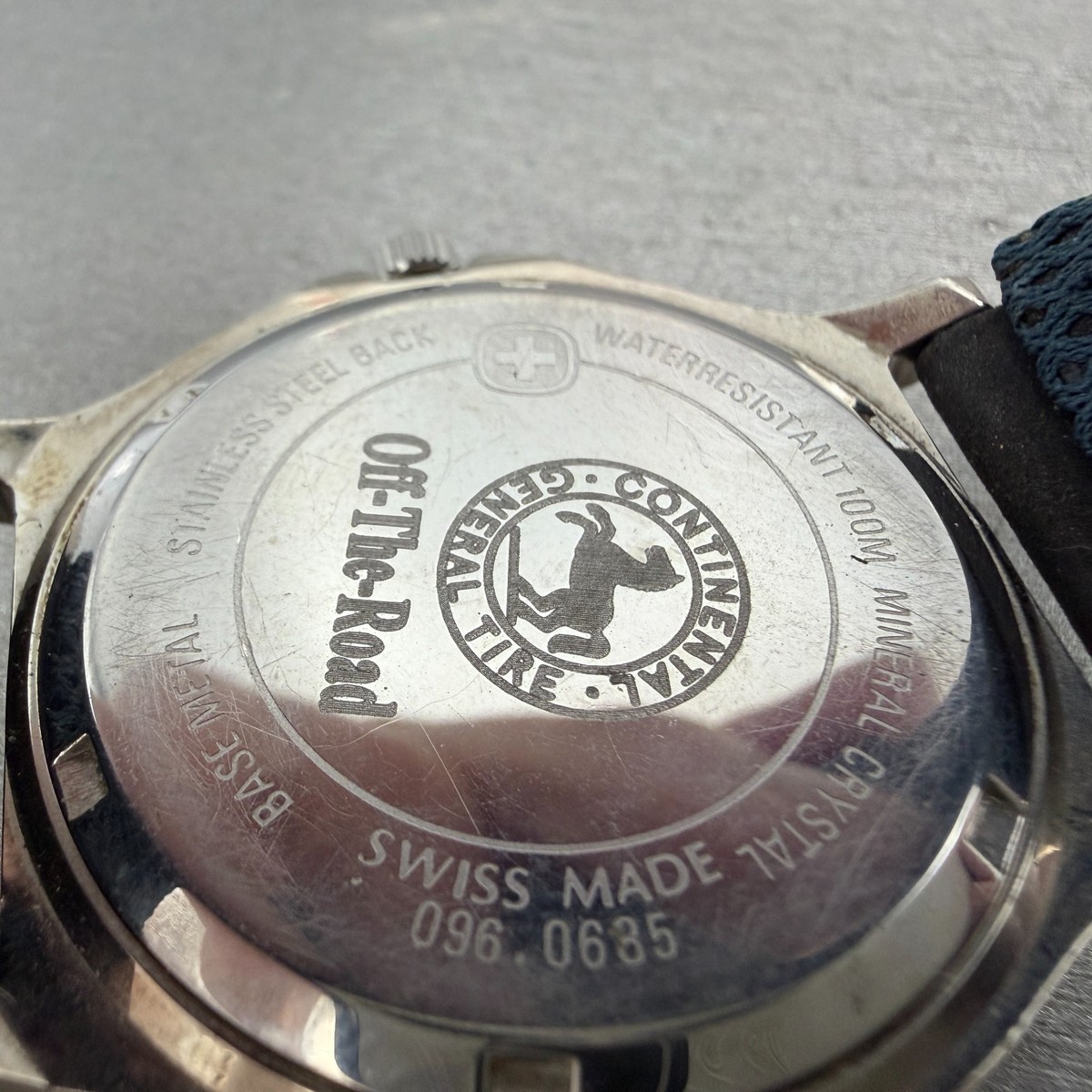 Wenger Dive Watch Men 40mm White Dial Silver Tone Daydate 