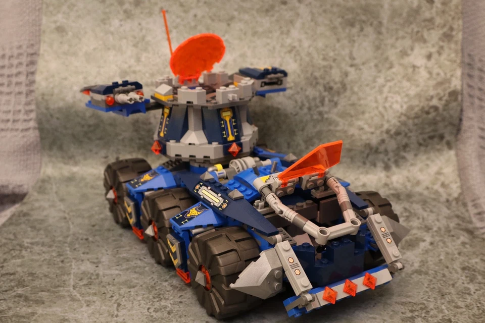 lego 70322 - Axl Tower Carrier - Excellent Condition - With Instructions - Image 4 of 4