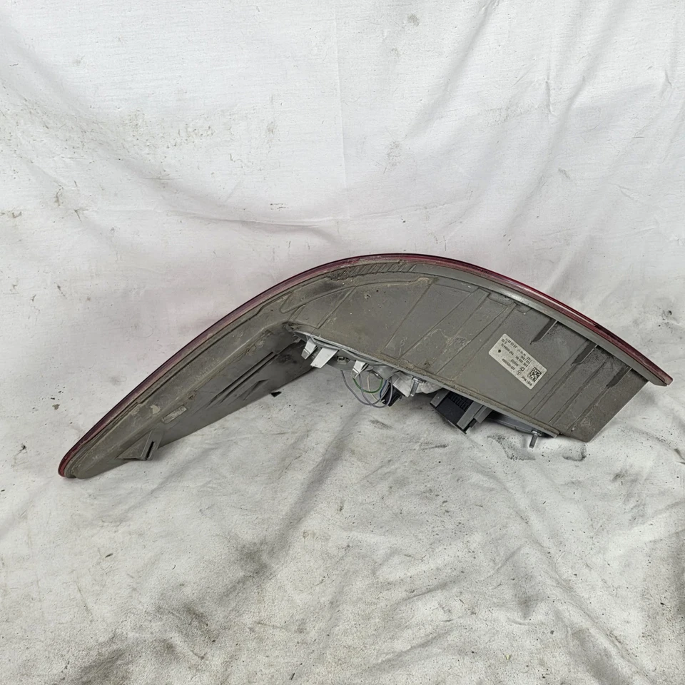 Оригинальный задний фонарь для правостороннего пассажира 2011–2012 MERCEDES-BENZ R350 W251 A2518202064 - Изображение 4 из 4