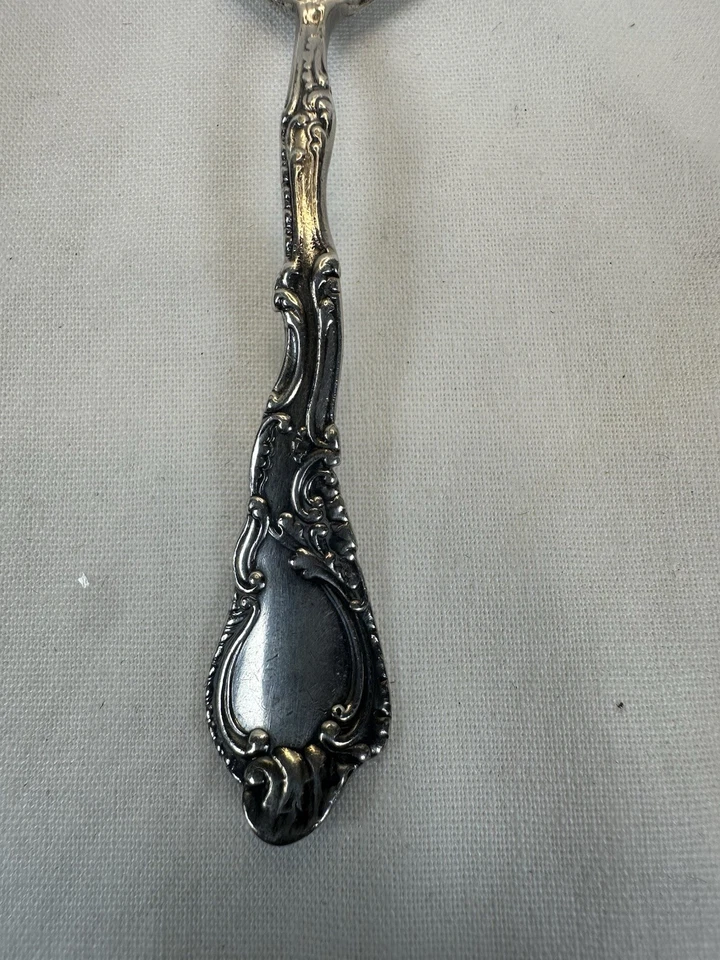 "Cuchara Demitasse Gorham de plata esterlina - diseño de pergamino barroco 4,25"" antigua" Foto 2 de 4