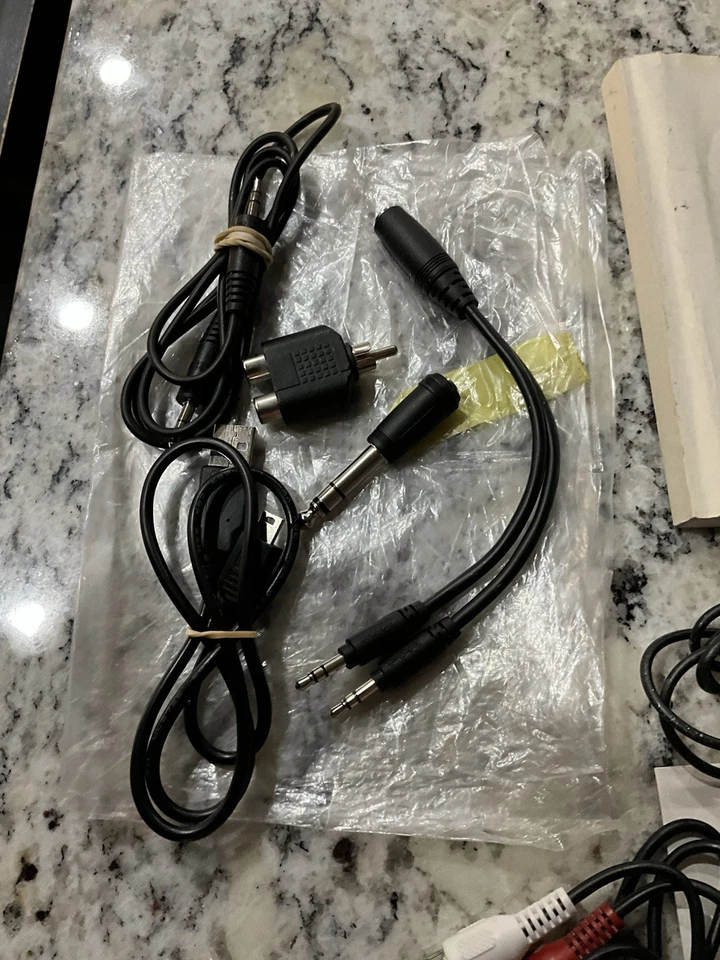 Marantz PMD661 Handheld Portable Solid State Recorder Bundle Manual/SD/cords… - Image 4 of 4