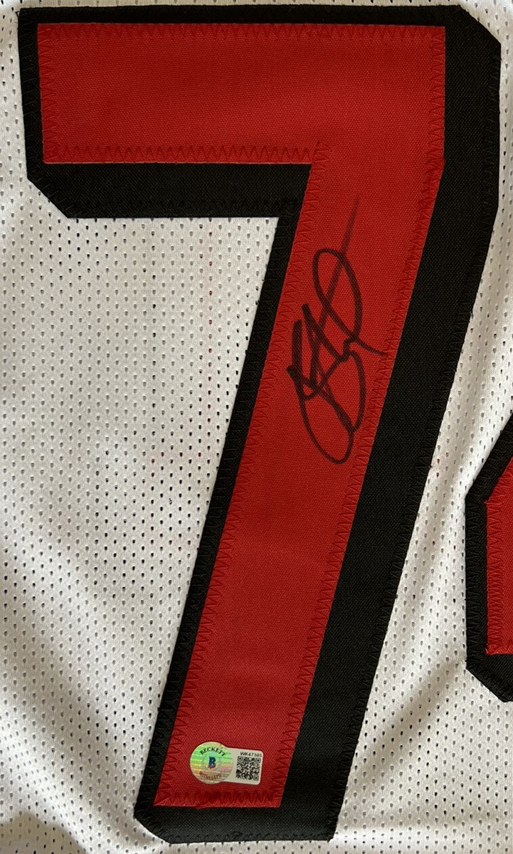 Joe Staley Signed San Francisco 49ers (Away White) Jersey BECKETT