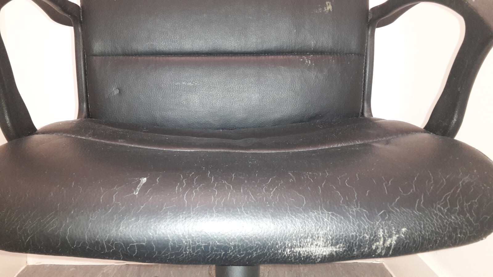 Adjustable Office Chair Ribbed Back Swivel Leather Computer Desk Chair