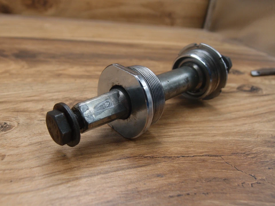 1970's road bike steel bottom bracket 130 mm axle BSA / 68 mm VERMA bolts - Image 3 of 4