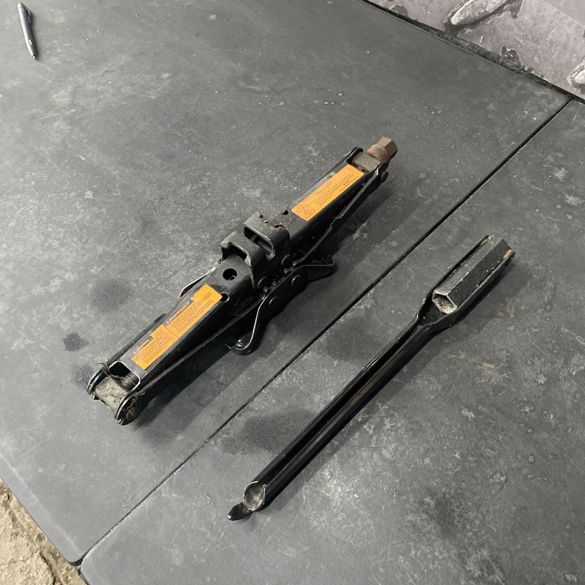 2003 Nissan Altima Spare Tire Jack & Tool Kit Lug Wrench OEM #M726