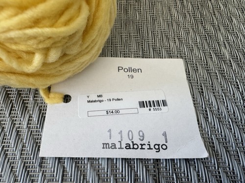 MALABRIGO WORSTED Yarn Color-Pollen Yellow 100g/210yds 100% Merino Wool - Picture 5 of 6