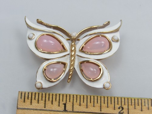 RARE Crown Trifari L'Orient Butterfly Brooch Pink Cabochon White Enamel - Picture 10 of 12