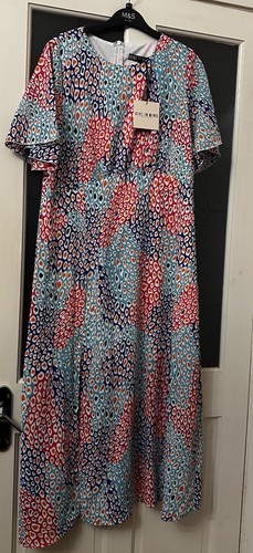 Girl In Mind Britney Angel Sleeve Split Leg Midi Dress Multi Animal BNWT SIZE 16 - Picture 4 of 7
