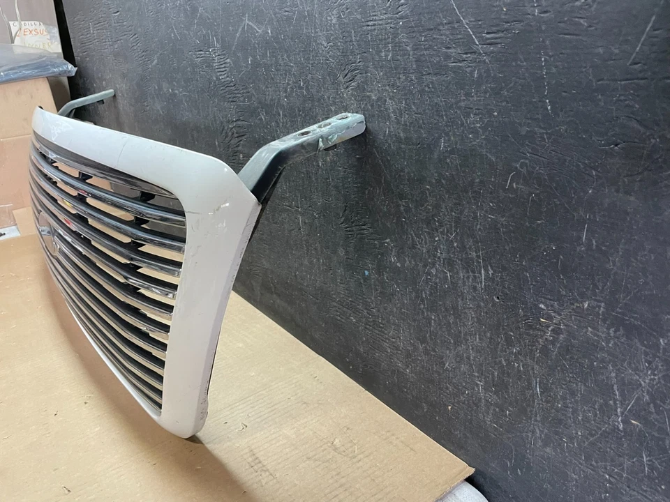 Grelha dianteira superior 2007 a 2008 Ford F150 F-150 L9163 DG fabricante de equipamento original - Imagem 2 de 4