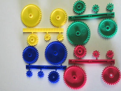 RVFM PACK OF 5 PLASTIC GEARS COGS AND GEAR RACK VARIOUS COLOURS