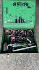 Greenlee 7310SB Slug Buster KO Knockout Punch Set 1/2” - 4” con bomba, Ram, estuche