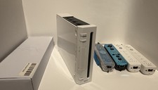 TESTED- Nintendo Wii RVL-001(USA) White Console, 4 Remotes, Sensor Bar, Cables