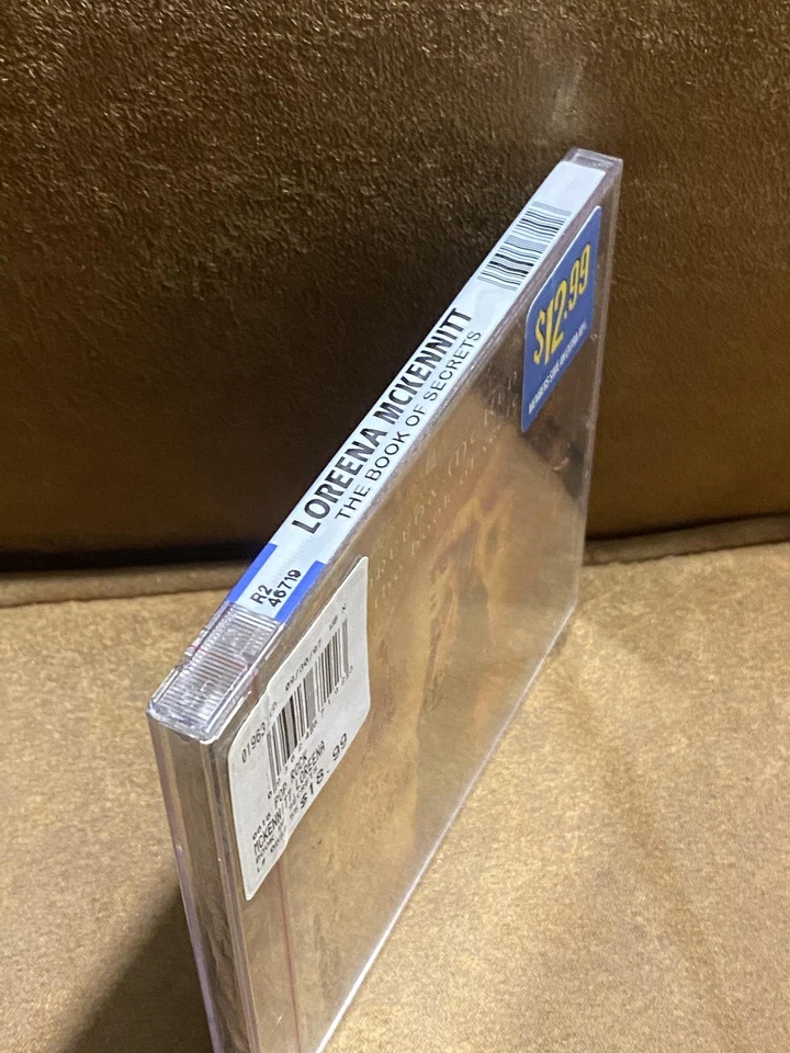 Loreena McKennitt CD The Book of Secrets 1997 Pop Rock Album New Sealed Celtic Foto 2 de 3