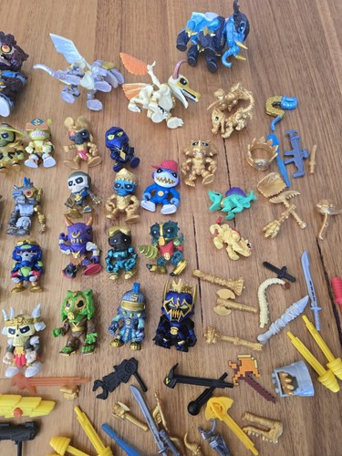 Treasure X Large Mixed Figure Lot with Weapons & Accessories - Foto 9 di 9