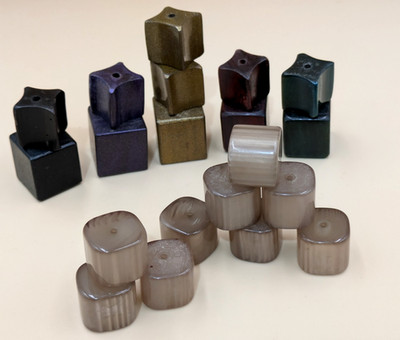 (P6) GUTE MENGE GROSSE GROBE PERLEN HOLZ (QUADRATISCH/STERN) & SCHWERES KUNSTSTOFFHANDWERK