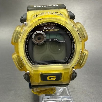 美品　CASIO G-SHOCK シャア・アズナブル　ガンダム　DW-9000 Casio G-Shock Watch Men 43mm Digital Yellow Tone Alarm Chrono DW