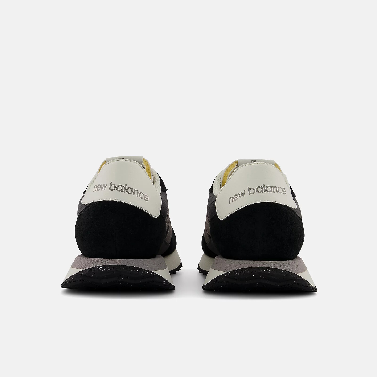 New Balance Men 237V1 Black with Magnet 