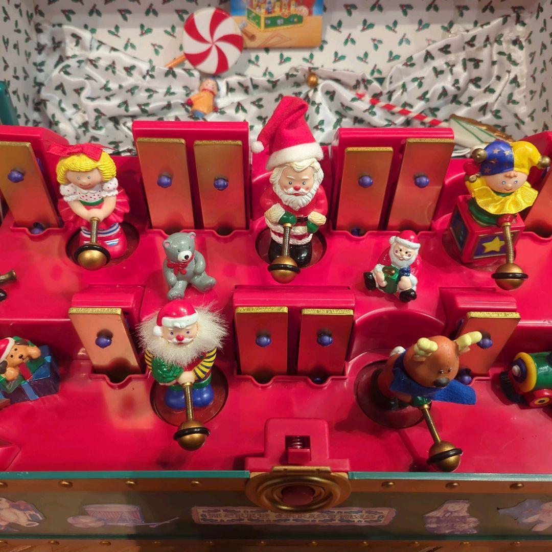 Retro Mr. Christmas Santa Musical Toy Chest Music Box Retro Mr. Christmas Santa Musical Toy Chest Music Box