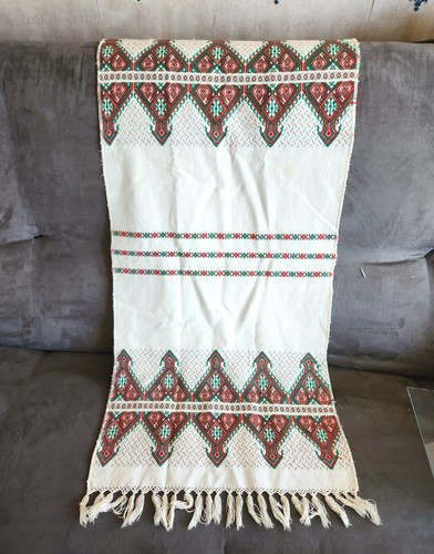 Ukrainian Wedding Towel RUSHNYK Hand Embroidered Table Runner 38.5”x15.5” Vtg