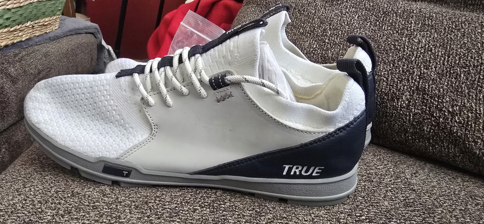 True Linkswear OG Men's Size 11 White/Navy Blue Spikeless Go
