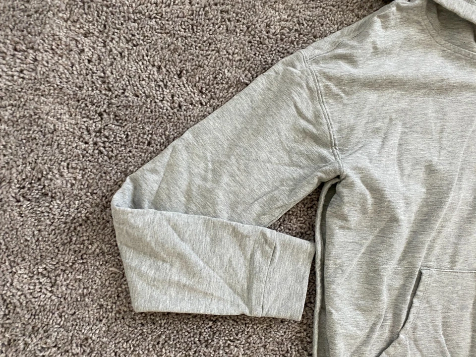 Sudadera con Capucha Nanette Lepore Para Mujer Extra Pequeña Gris Mangas Largas Espalda Corredora Foto 3 de 4