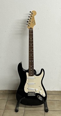 Fender Stratocaster E-Gitarre Schwarz 