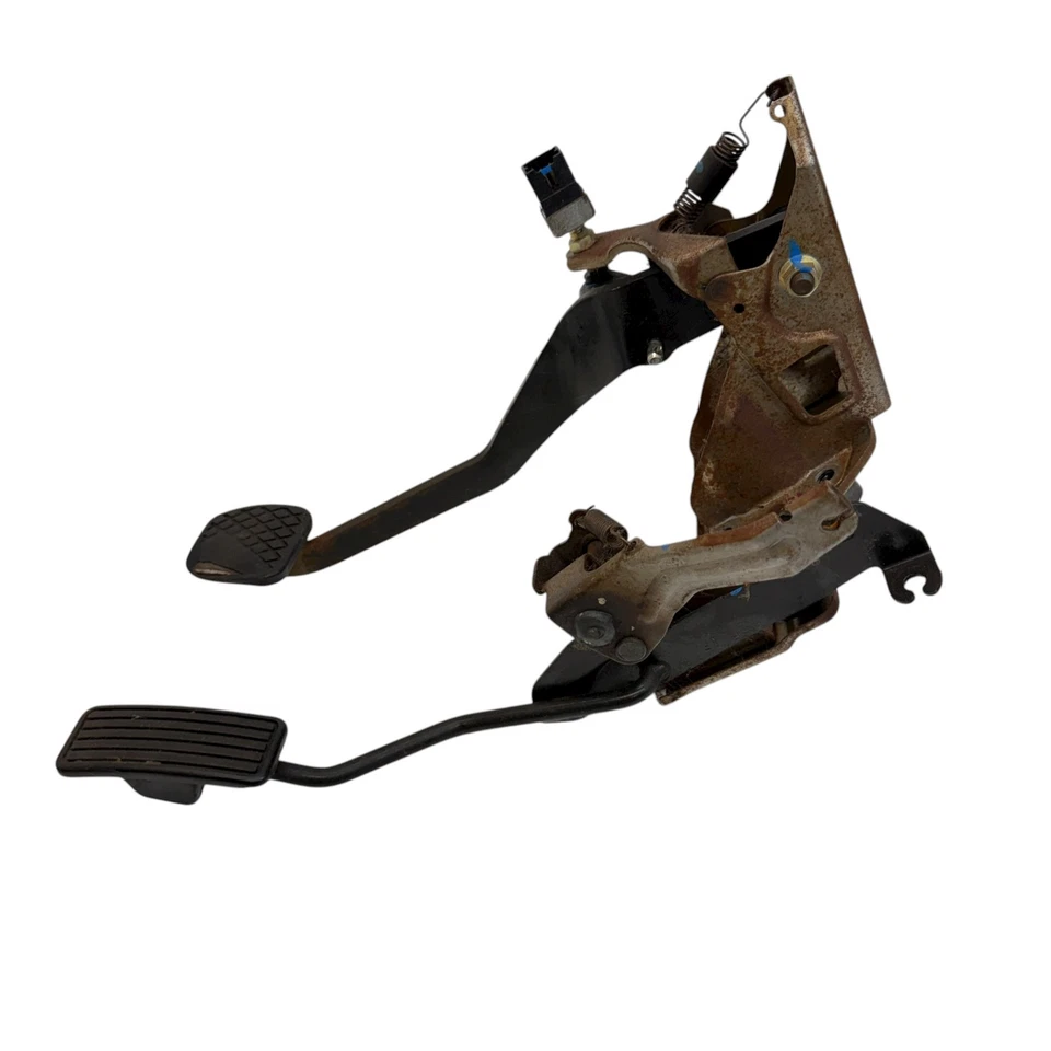 1999 Honda Civic 4 Door Sedan 5 Speed Clutch Brake Gas Accelerator Pedal 96 97 - Image 4 of 4