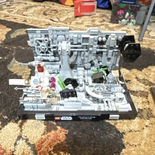 LEGO Death Star Trench Run Diorama 75329 Star Wars 665 Pieces 18+ 2022 Box