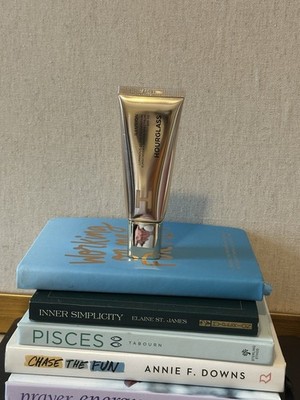 Hourglass Illusion Luminous Glow Foundation SPF 30,shade No 8
