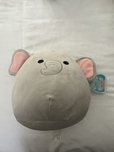 mia 8" squishmallow 