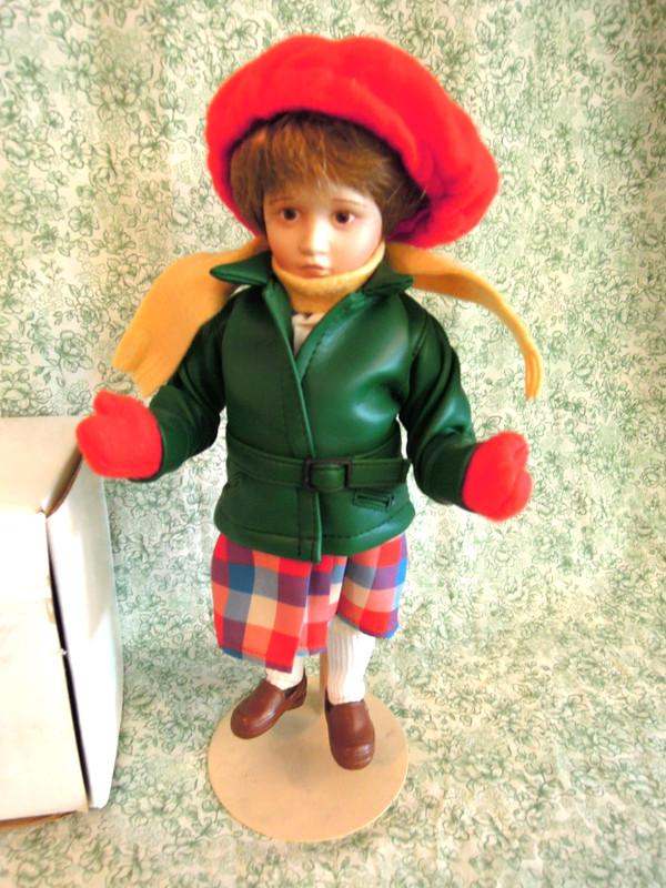 Hd-746 Danbury Mint Porc/cloth Doll: Norman Rockwell's "LITTLE GIRL & HER DOLL"