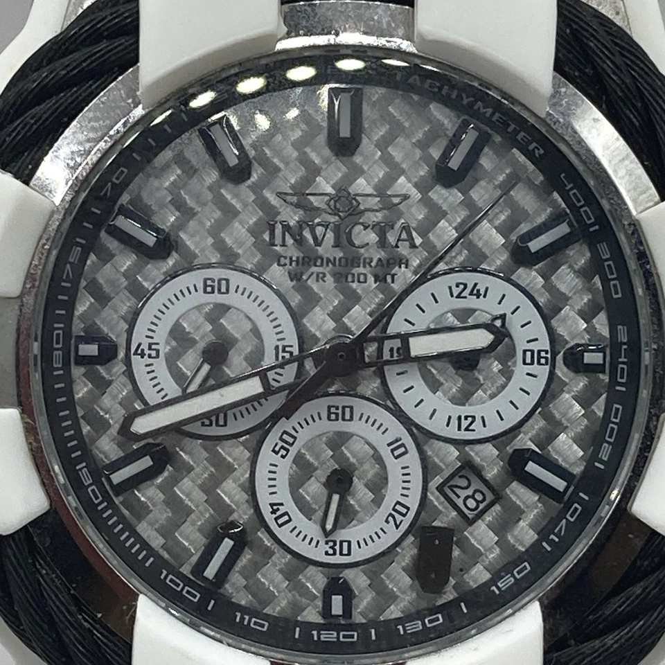 Invicta 23857 Bolt Sport男士腕表白色硅胶表带银色表盘全新电池 — 第 3/4 张图片