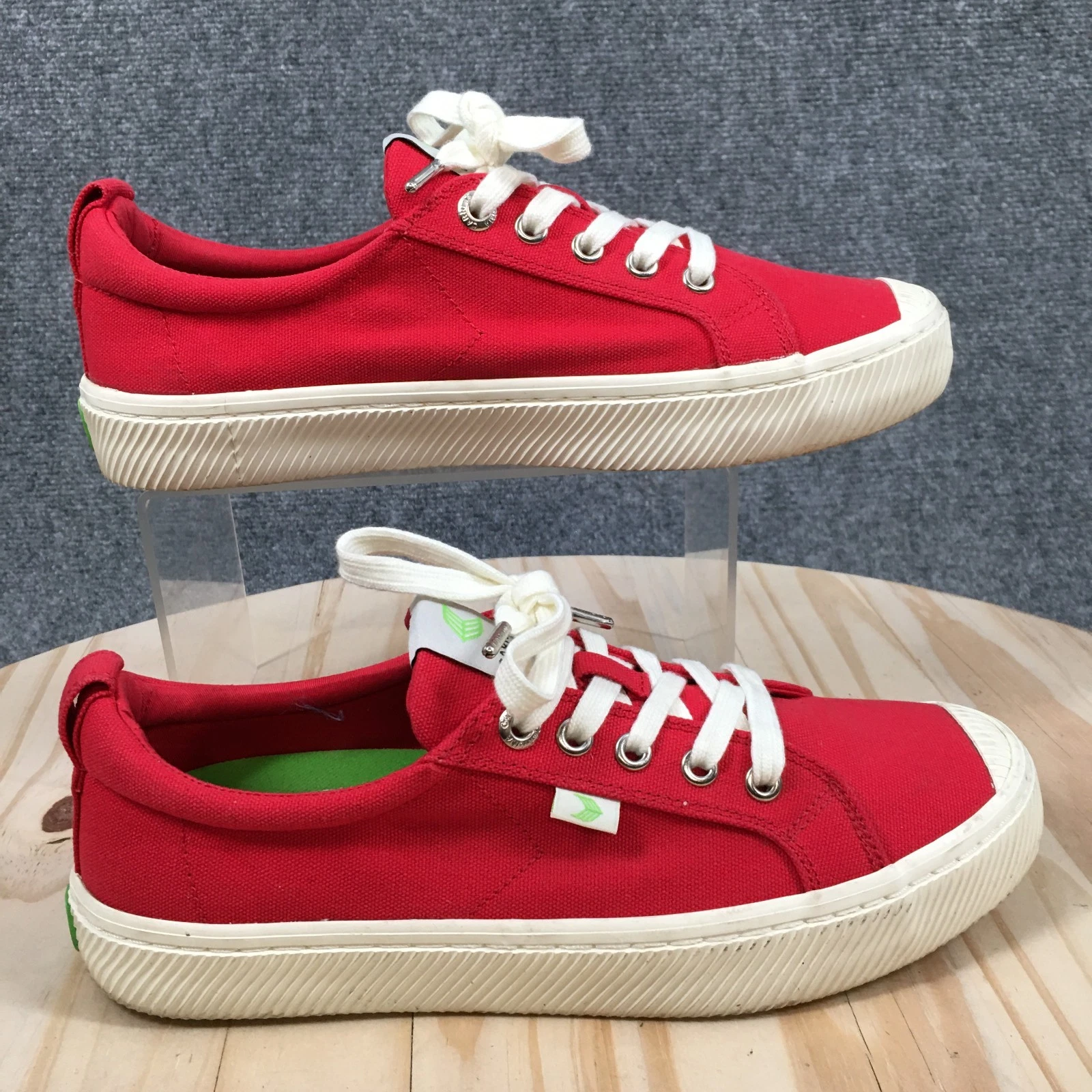 Cariuma Shoes Mens 7 Womens 8.5 OCA Low Casual Sneakers 100103R01W Red Canvas