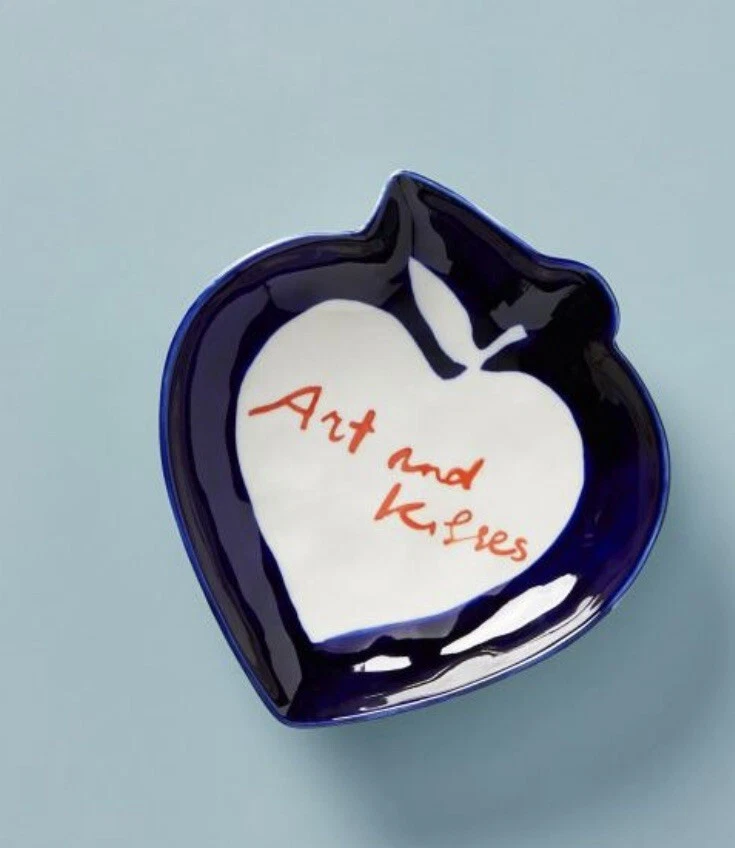 NUEVO PLATO DE JOYERÍA/BARATIJA ANTHROPOLOGIE HOTEL MAGIA CORAZÓN AMOR ARTE Y BESOS Foto 2 de 4