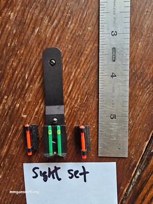High visibility fiber optic rifle sight set. Two different height front sights.