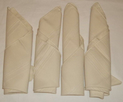 Vintage Set of 4 Off White Cream Cloth Dinner Napkins RN 33139 Visa Milliken USA