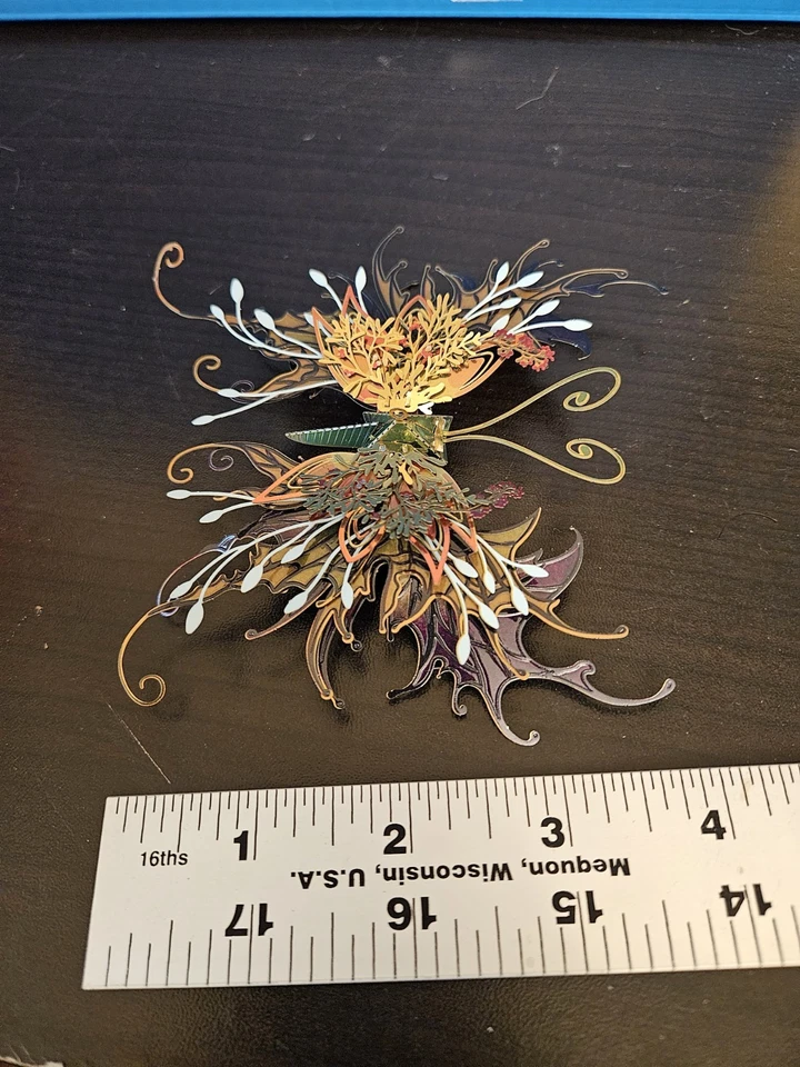 Hermoso rompecabezas de metal 3D Butterfly completado, 4,5x4,5 pulgadas Foto 3 de 4