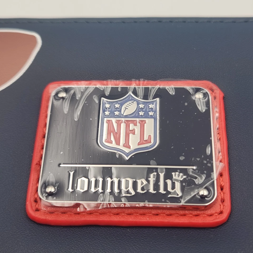 Cartera Loungefly NFL New England Patriots parches cremallera alrededor 6x4 nueva con etiquetas - fútbol americano Foto 3 de 4